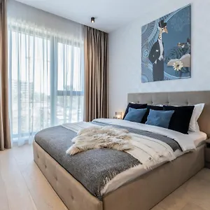  Apartament Stylish 1br With Balcony In Vibrant Business Area