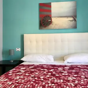 110 -guesthouse- 2*, Bari Italia